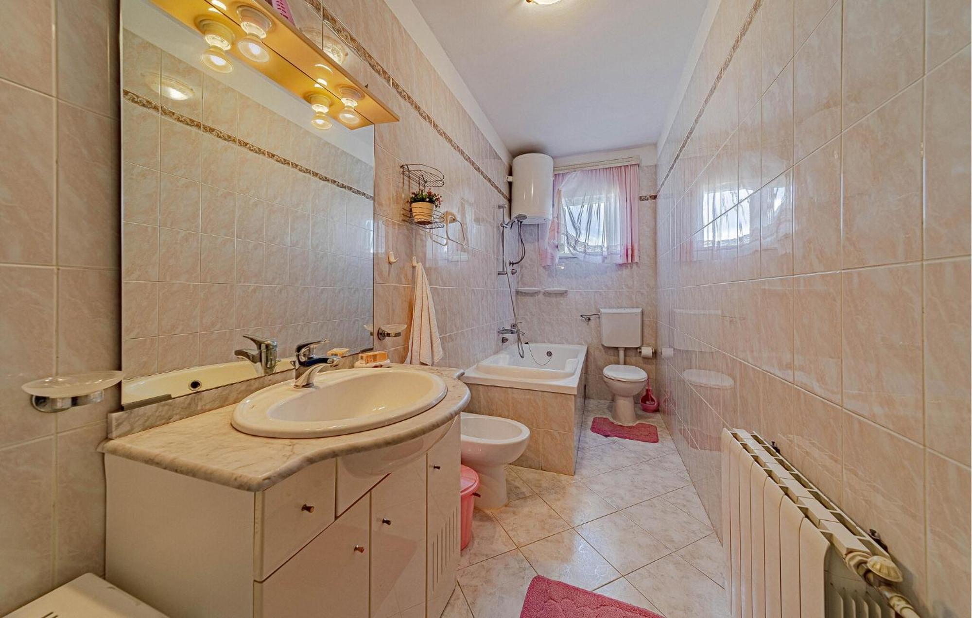 Beautiful Home In Prigradica With Jacuzzi ภายนอก รูปภาพ
