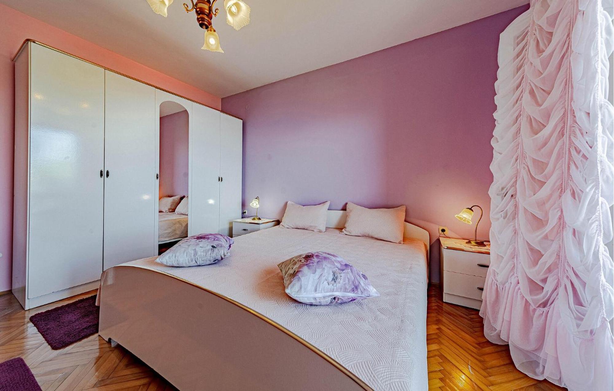 Beautiful Home In Prigradica With Jacuzzi ภายนอก รูปภาพ