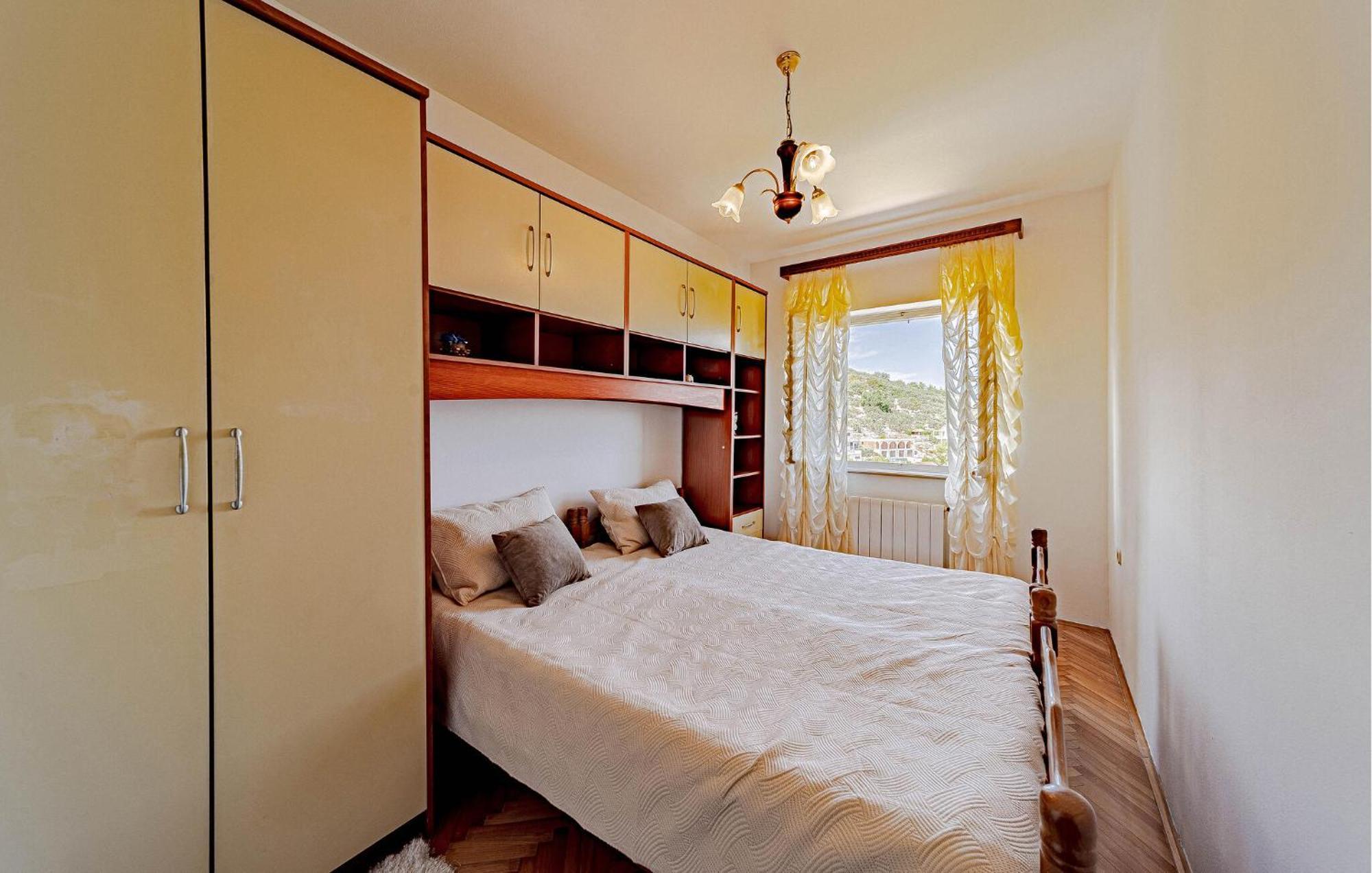 Beautiful Home In Prigradica With Jacuzzi ภายนอก รูปภาพ