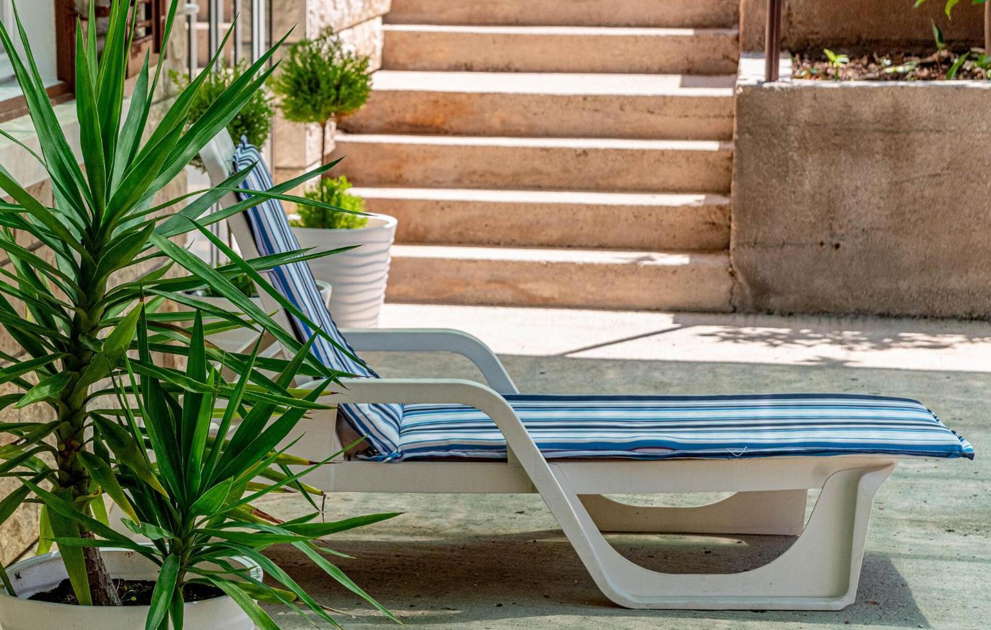Beautiful Home In Prigradica With Jacuzzi ภายนอก รูปภาพ