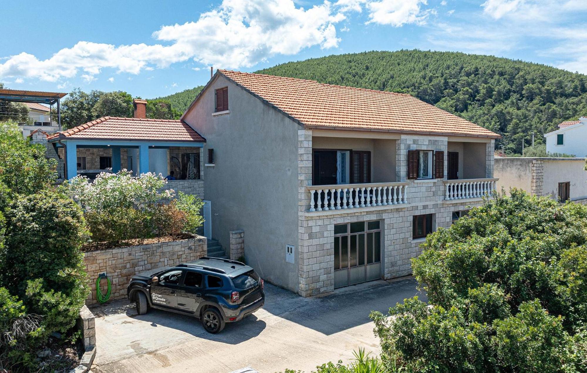 Beautiful Home In Prigradica With Jacuzzi ภายนอก รูปภาพ