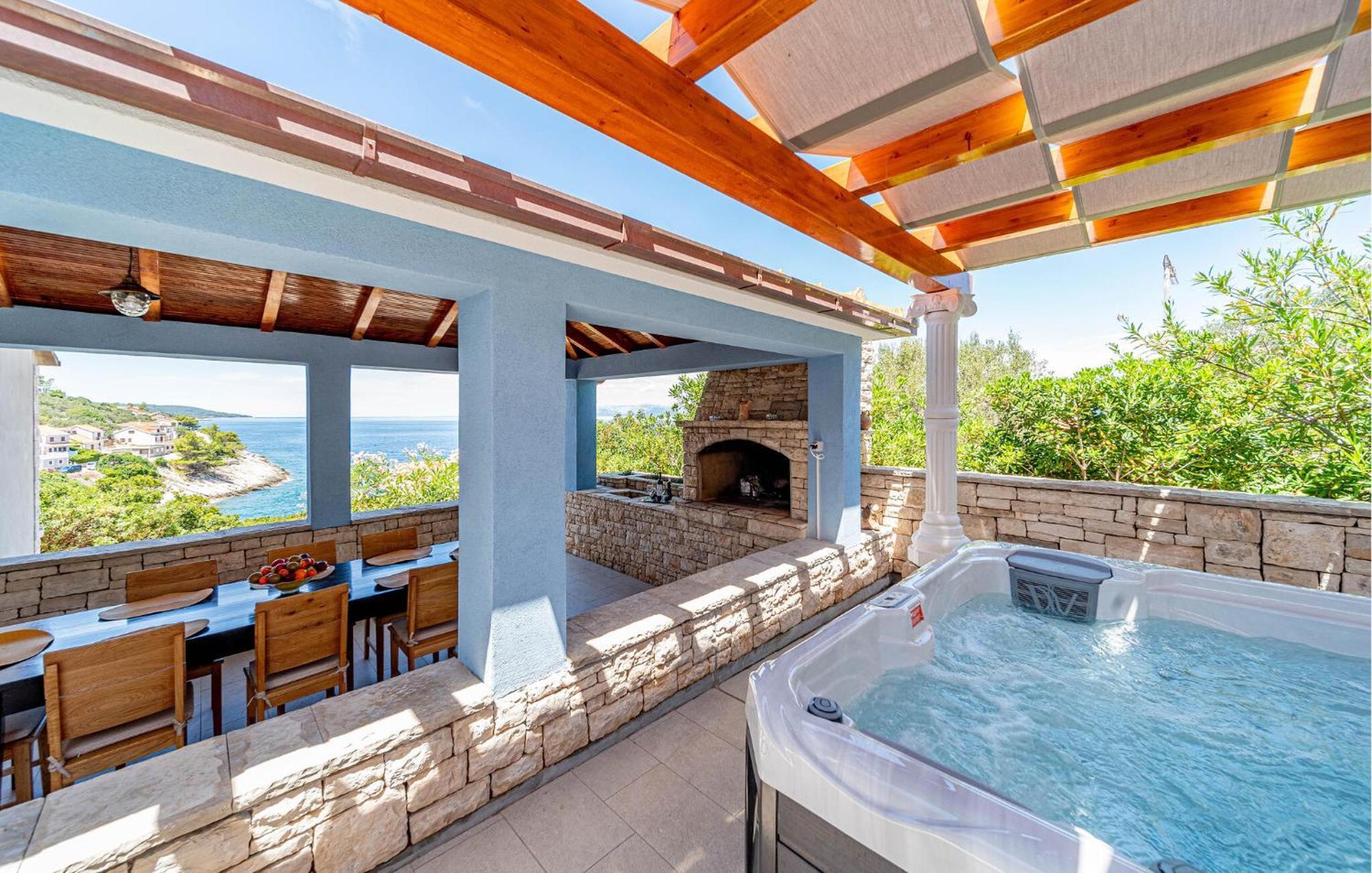Beautiful Home In Prigradica With Jacuzzi ภายนอก รูปภาพ