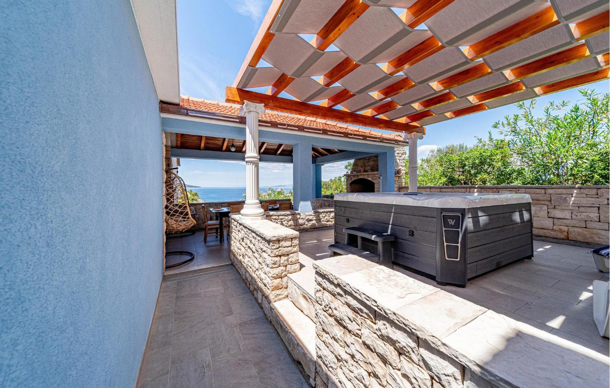 Beautiful Home In Prigradica With Jacuzzi ภายนอก รูปภาพ