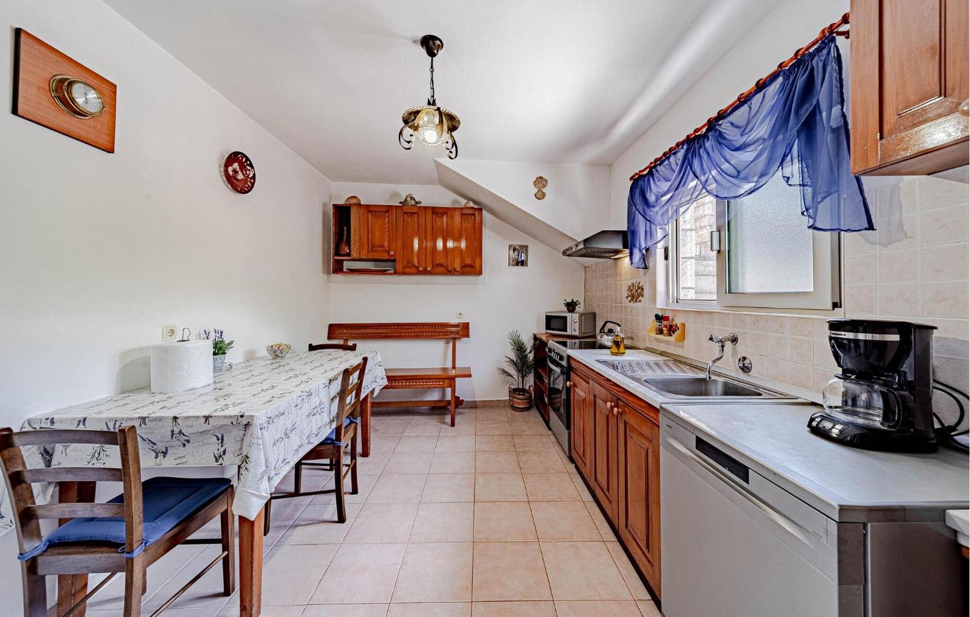 Beautiful Home In Prigradica With Jacuzzi ภายนอก รูปภาพ